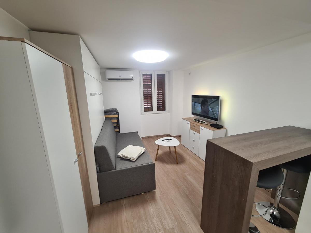 Apartma Sasko Apartment Izola Bagian luar foto